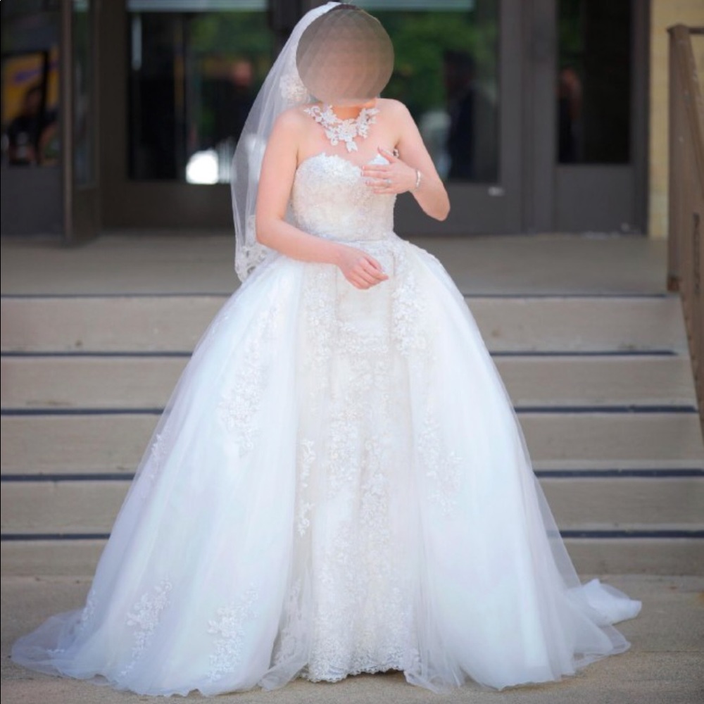 Wedding dress